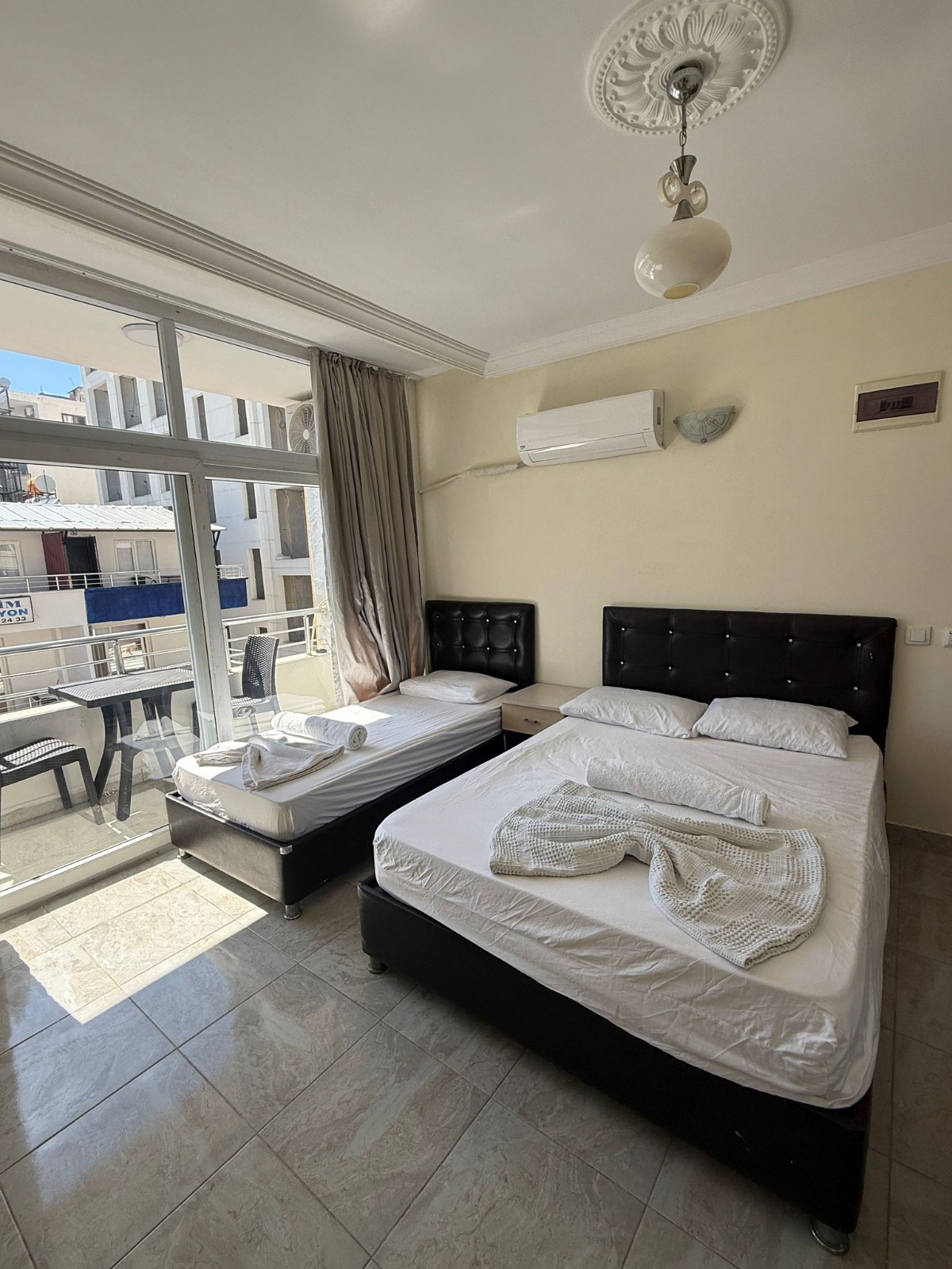 Holiday Hotel 3 Kişilik Oda